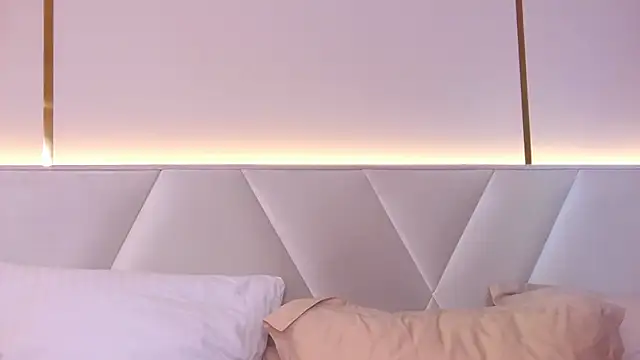 KiraBarlows online show from March 2025 10:32:02 PM