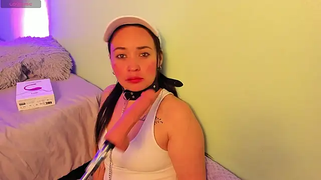 Snapshot of Rosie_jhons chatting on February 2025 04:00:02 AM Rosie jhons online show from February 2025 04:00:02 AM