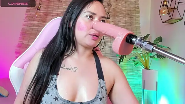 Snapshot of Rosie_jhons chatting on February 2025 07:01:02 AM Rosie jhons online show from February 2025 07:01:02 AM