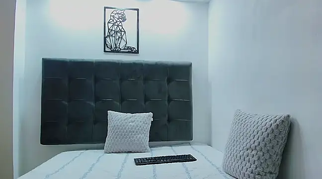 wolfandsky online show from February 2025 01:11:02 PM