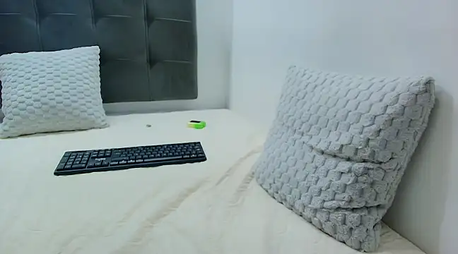 wolfandsky online show from February 2025 05:44:01 PM