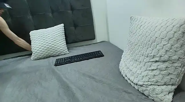 wolfandsky online show from March 2025 05:24:02 PM