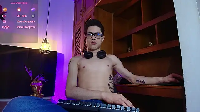 wolfandsky online show from March 2026 11:27:01 AM