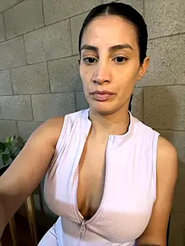 Putitatease online show from September 2025 03:22:02 PM