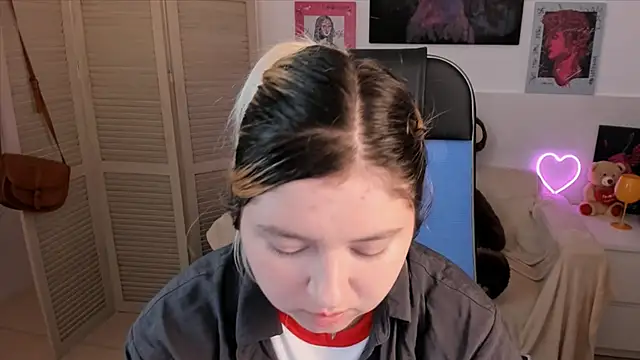 DiaAngell online show from September 2025 05:21:01 AM