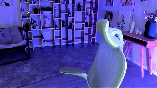 DiaAngell online show from October 2025 07:24:01 PM