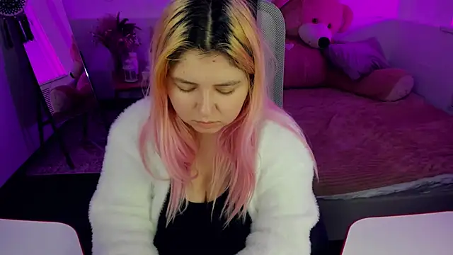 Snapshot of DiaAngell chatting on February 2026 07:21:02 PM DiaAngell online show from February 2026 07:21:02 PM