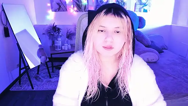 Snapshot of DiaAngell chatting on February 2026 07:37:02 PM DiaAngell online show from February 2026 07:37:02 PM