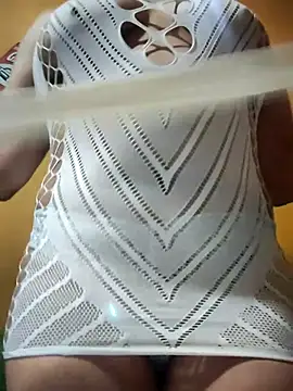 ilonna2025 online show from October 2025 10:55:02 PM