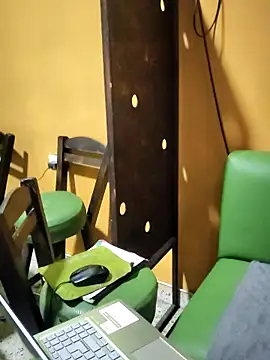 ilonna2025 online show from December 2025 11:23:01 PM