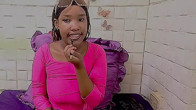 EroticSexyPrada online show from February 2026 04:52:02 PM