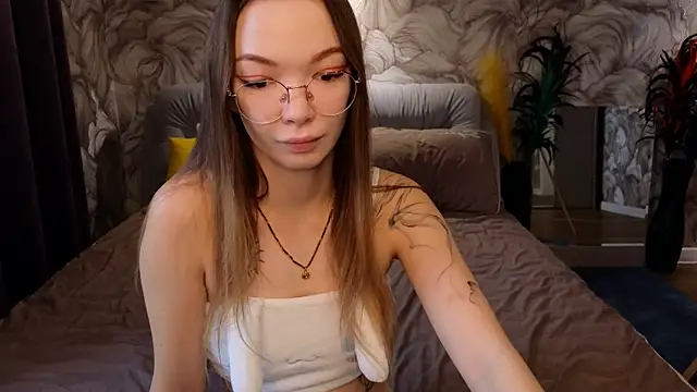 SusannJohnson online show from September 2025 12:23:01 AM