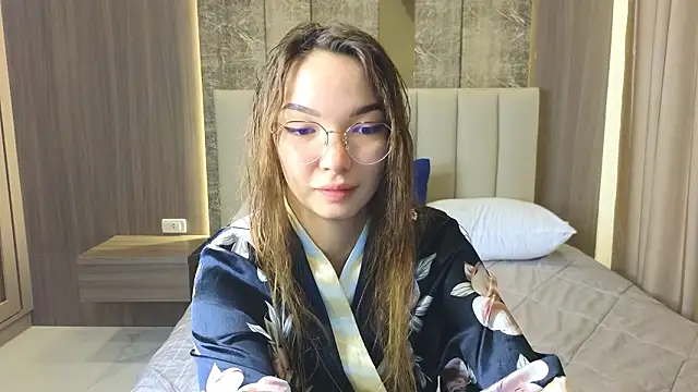 Snapshot of SusannJohnson chatting on February 2026 12:20:02 AM SusannJohnson online show from February 2026 12:20:02 AM