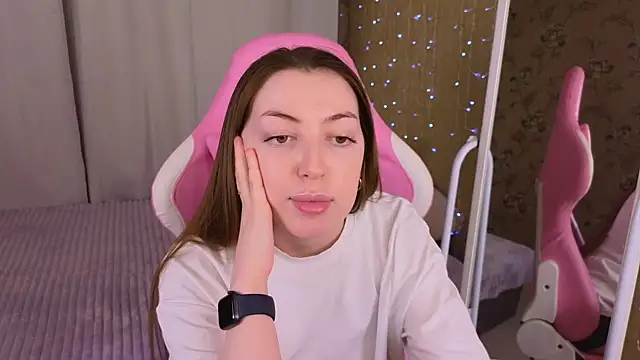 Ann moon   online show from January 2025 06:03:01 PM