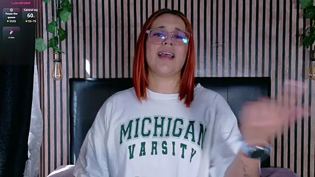 Snapshot of Sophie_new25 chatting on February 2026 02:29:01 PM Sophie new25 online show from February 2026 02:29:01 PM