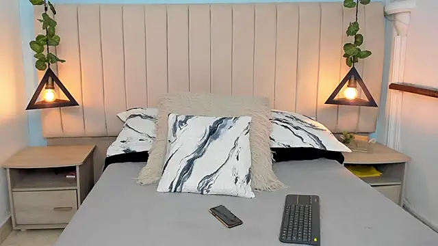 Paulina Lopezz online show from January 2025 08:25:01 PM