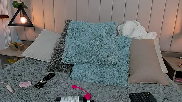 Paulina Lopezz online show from March 2025 11:38:02 PM