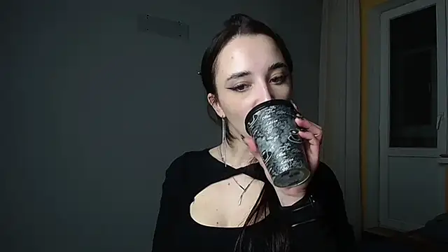 Eva Gloryy online show from January 2025 05:21:01 PM