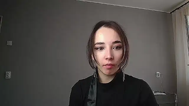 Eva Gloryy online show from March 2025 01:12:01 PM