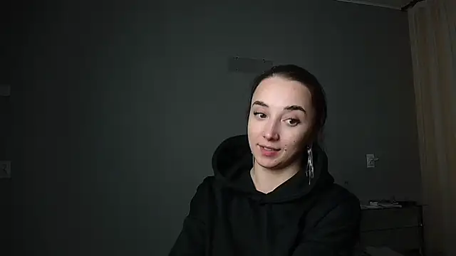 Eva Gloryy online show from March 2025 08:37:01 PM