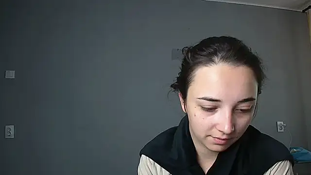 Eva Gloryy online show from September 2025 10:27:01 AM