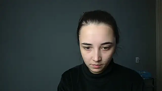 Eva Gloryy online show from November 2025 01:22:02 PM