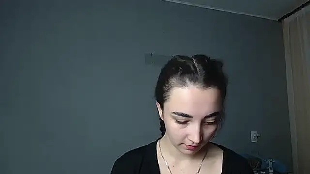 Eva Gloryy online show from December 2025 01:20:02 PM