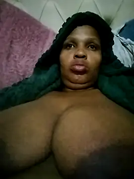 Snapshot of bubblendz1988 chatting on June 2026 11:24:01 PM bubblendz1988 online show from June 2026 11:24:01 PM