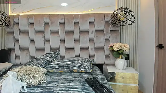 Snapshot of ValerieJones_1 chatting on January 2025 01:42:02 PM ValerieJones 1 online show from January 2025 01:42:02 PM