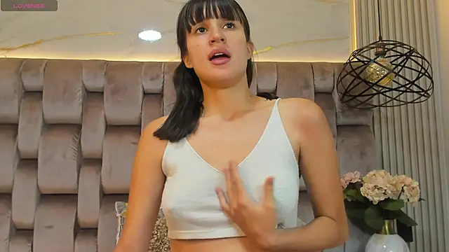 Snapshot of ValerieJones_1 chatting on January 2025 04:49:02 PM ValerieJones 1 online show from January 2025 04:49:02 PM