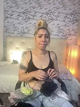 viktoria davis  online show from January 2025 08:39:01 PM