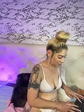 viktoria davis  online show from February 2025 09:42:01 PM