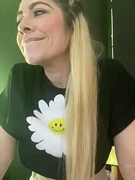 viktoria davis  online show from March 2025 01:05:01 AM