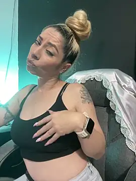 viktoria davis  online show from March 2025 01:13:01 AM