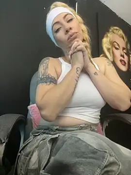 viktoria davis  online show from October 2025 11:34:02 PM