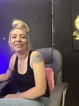 viktoria davis  online show from January 2026 09:50:01 PM