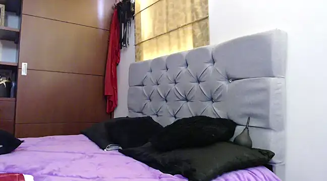 sachaclinford online show from February 2025 01:17:02 PM