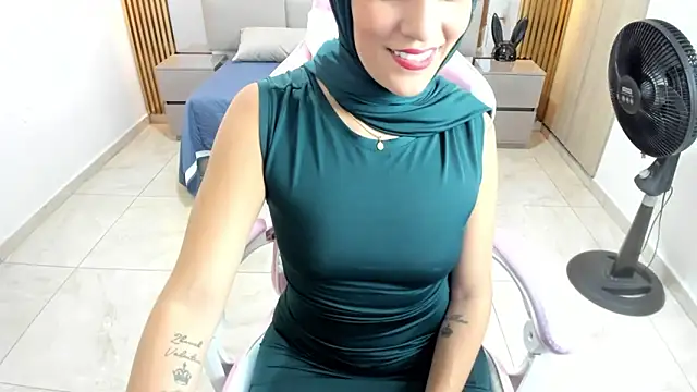 Zulema hamdi online show from February 2025 03:47:02 PM