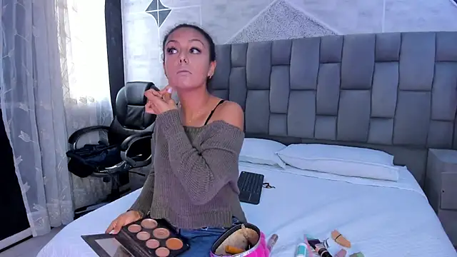 DalayMoore online show from September 2025 04:52:01 PM