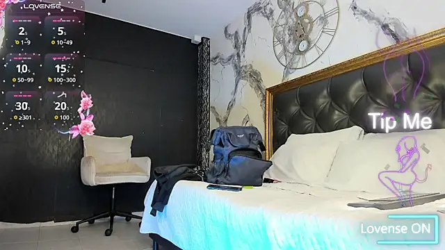 Snapshot of DalayMoore chatting on February 2026 07:53:01 PM DalayMoore online show from February 2026 07:53:01 PM