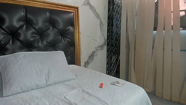 Snapshot of DalayMoore chatting on February 2026 08:24:01 PM DalayMoore online show from February 2026 08:24:01 PM