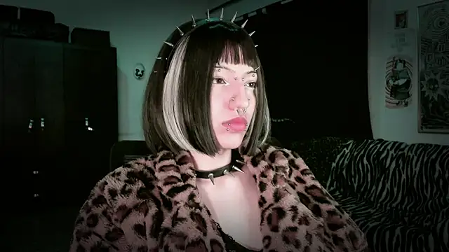 roxy toxic online show from May 2026 12:17:02 AM