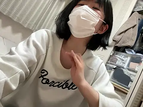 Snapshot of riri_riri_jp chatting on May 2026 10:44:01 AM riri riri jp online show from May 2026 10:44:01 AM