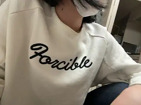Snapshot of riri_riri_jp chatting on May 2026 12:21:02 PM riri riri jp online show from May 2026 12:21:02 PM