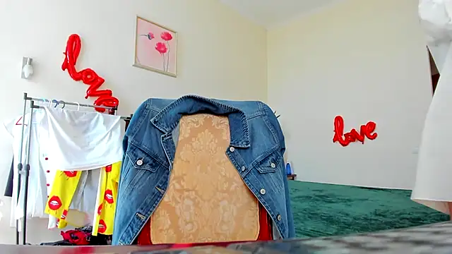 Tianiaa online show from September 2025 08:36:02 AM