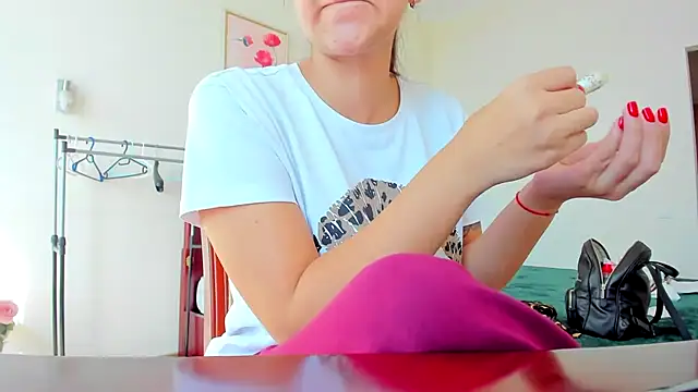 Tianiaa online show from September 2025 07:32:01 AM