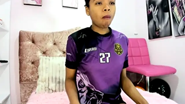 Gletty noa online show from November 2025 08:22:02 PM