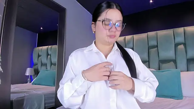 Snapshot of ValeriaOrtega chatting on February 2025 11:44:02 AM ValeriaOrtega online show from February 2025 11:44:02 AM