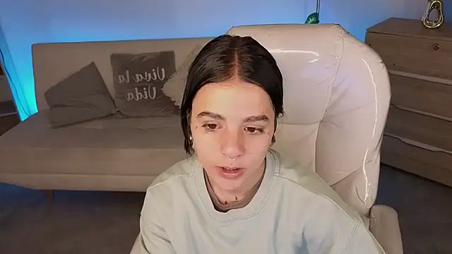 Nicole Foxx  online show from March 2026 07:20:02 PM