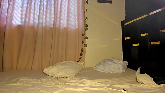 Snapshot of DanteAndKyle chatting on June 2026 01:04:01 PM DanteAndKyle online show from June 2026 01:04:01 PM